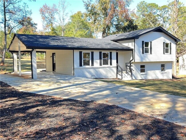 Photo - 550 Oglesby Bridge Rd SE