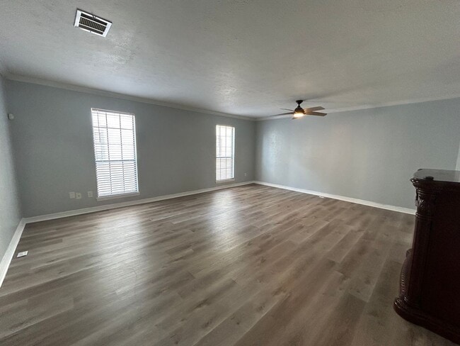 Photo - Gorgeous 2-Story Townhouse