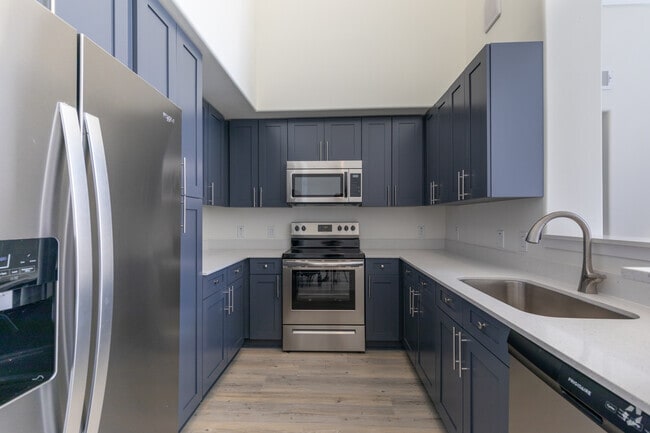 Upgraded Kitchen w/Quartz & Stainless