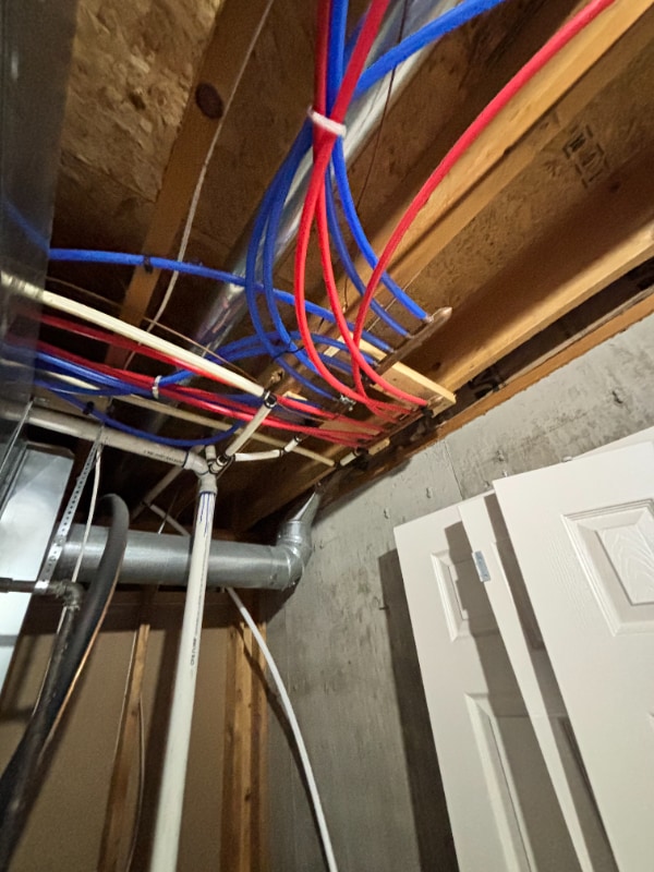 Building Photo - 318 Harvest Ln