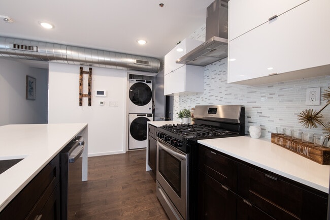 Photo - 2059 Germantown Ave Unidad 8