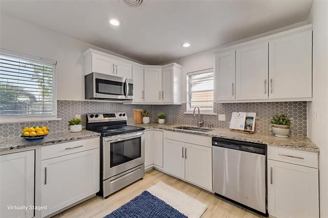 Photo - 413 Simmons Dr