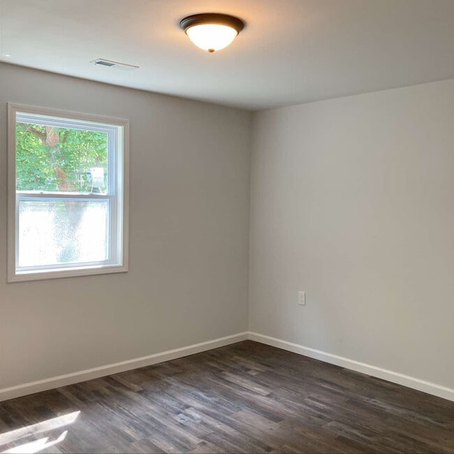 Photo - 611 W 17th St