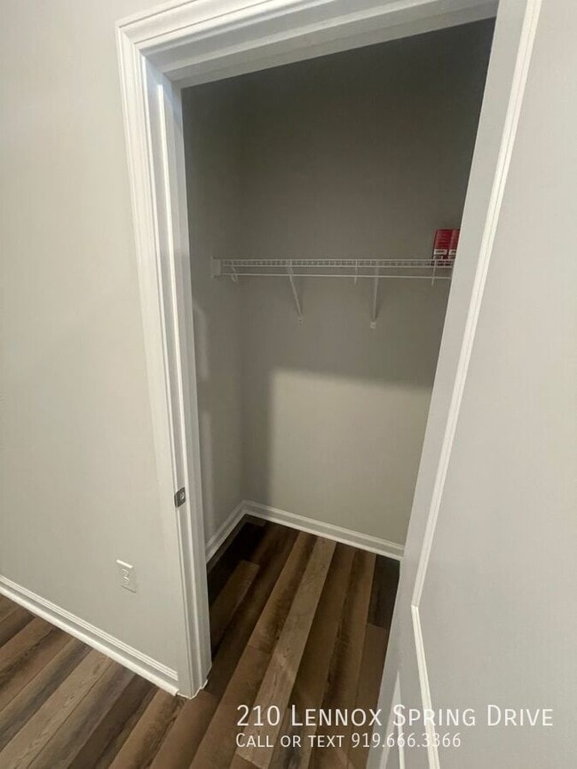 Photo - 210 Lennox Spring Dr