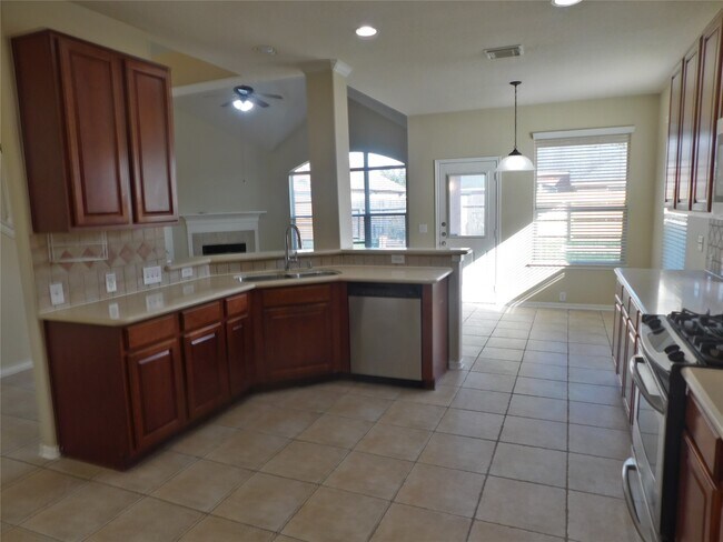 2511 Sunlight Ln