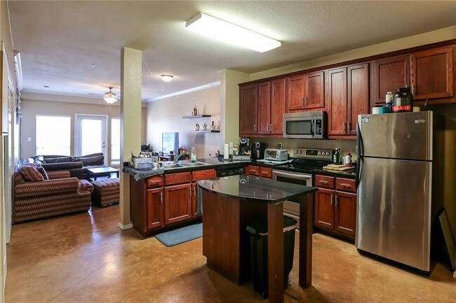 Photo - 910 W 25th St Condo Unit 308