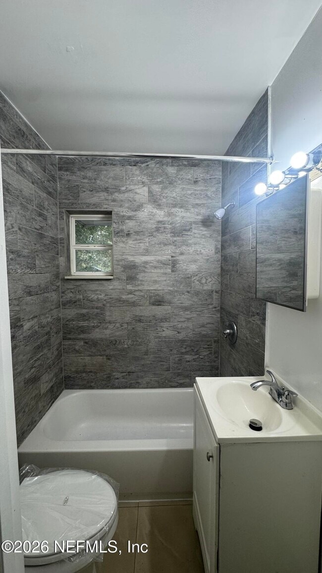 Photo - 1052 Maynard St