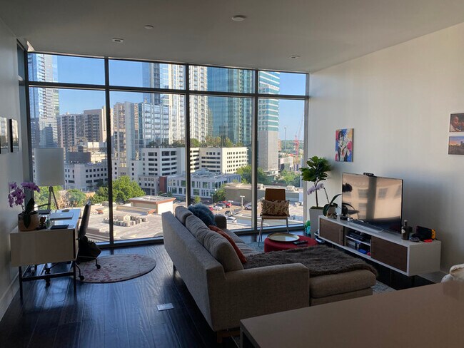 Photo - Charming 1BR 1BA Apartment w/ Pool & Gym in Downtown Austin