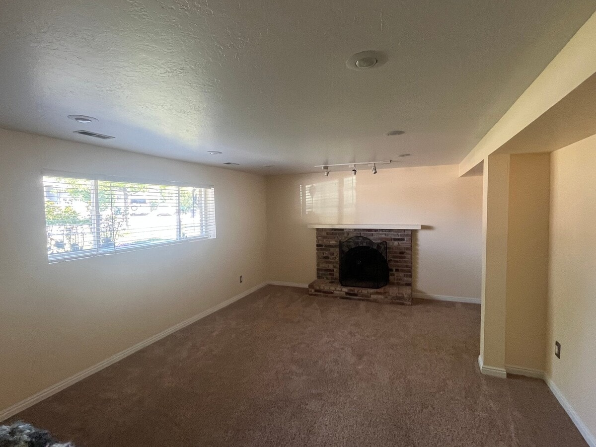 Photo - 2648 E Manor Dr