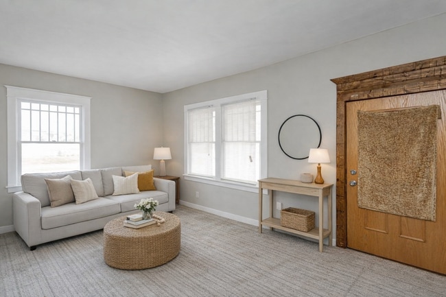 Photo - 3725 Leybourn Ave