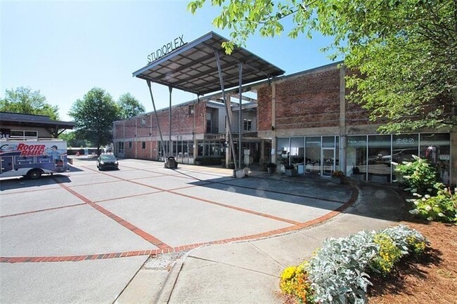 Building Photo - 659 Auburn Ave NE Unit 241