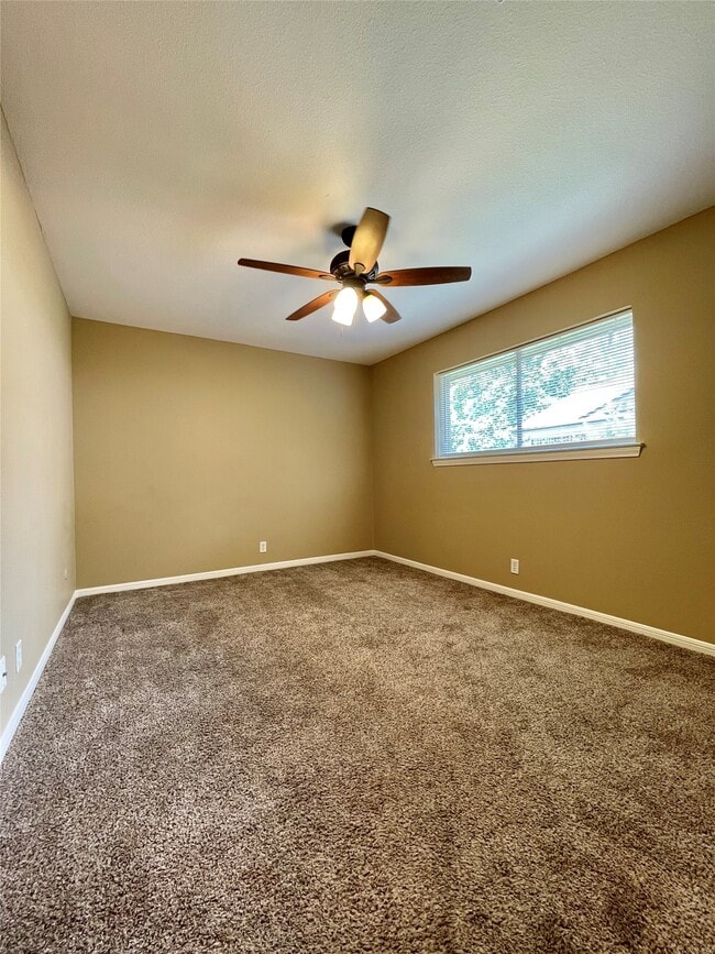 Photo - 241 Crestwood St