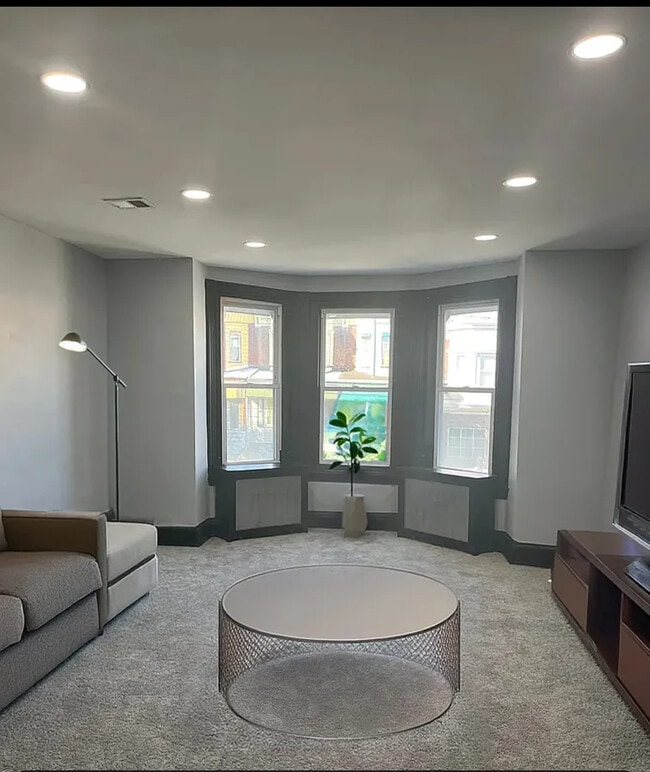 Photo - 5902 Lansdowne Ave Unidad 2nd floor