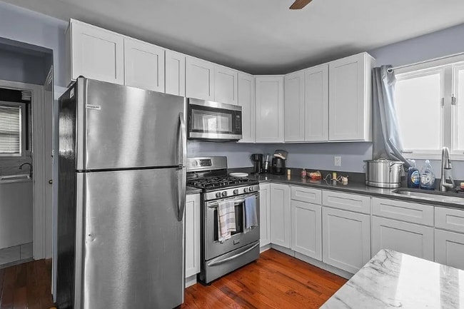 Photo - 270 Langdon St Unit 1