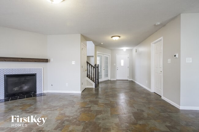 Photo - 1456 Monitor Way