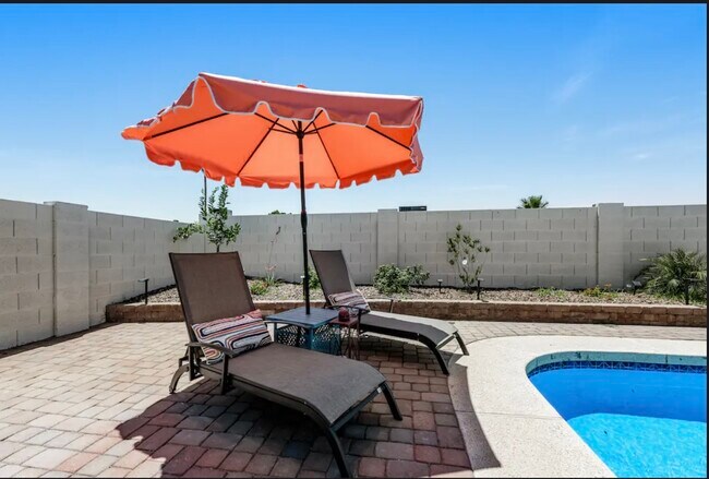 Photo - 2429 E Dahlia Dr