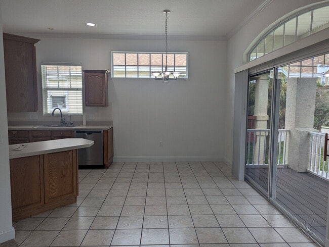 Photo - 475 Kiwi St