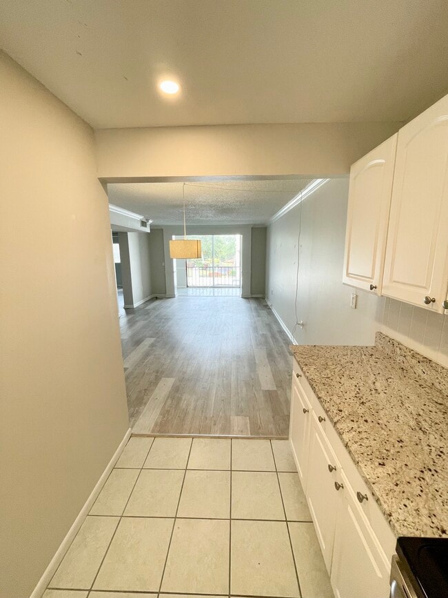 Building Photo - 10540 77th Ter Unit 208