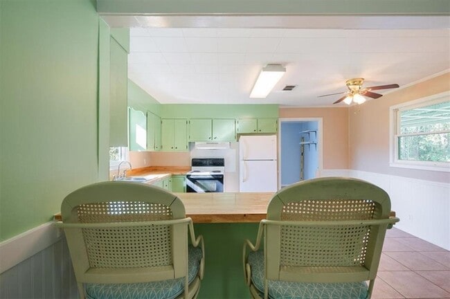 Photo - 300 Colson Ave