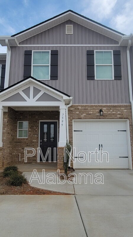 Building Photo - 7599 Discovery Pt Dr NW