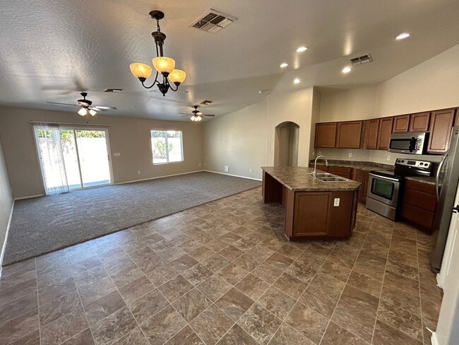 18152 W Hatcher Rd