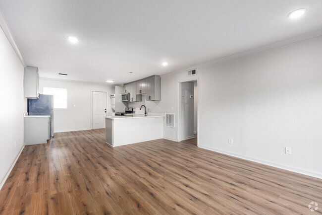 2BR, 1BA - 1,100SF - Dining Room