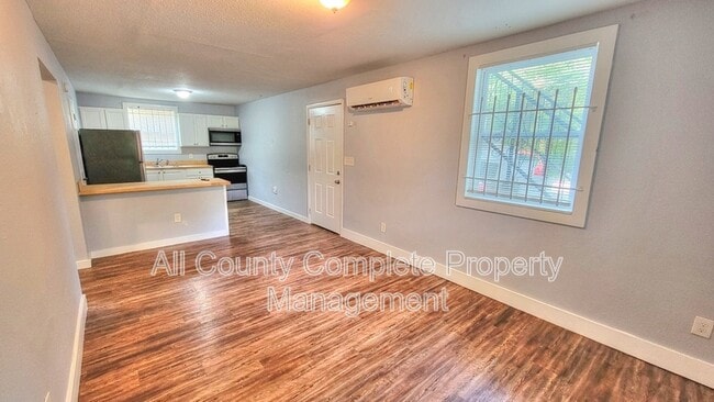 Photo - 3018 Pearce St