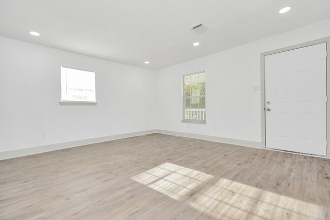 Photo - 1501 Maiden Ln
