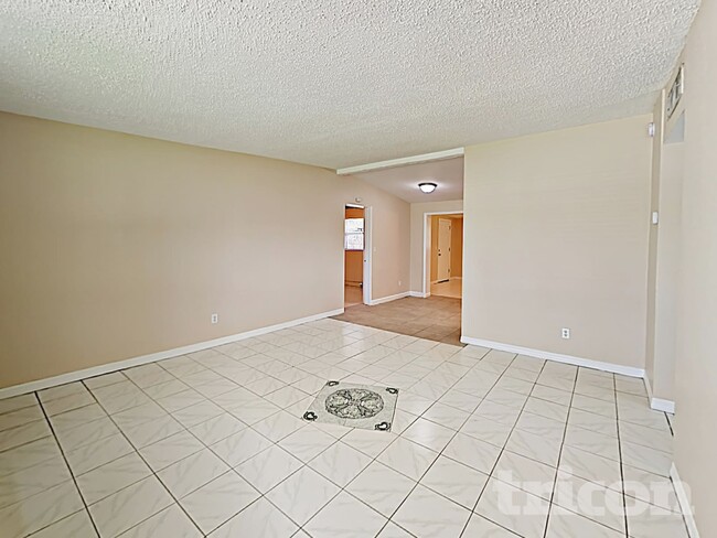 Photo - 3463 Arbutus Ln