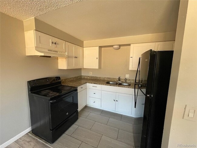 Photo - 1720 Chester St Unit 2