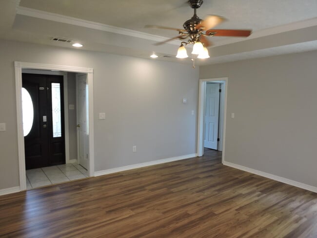 211 Westview Dr