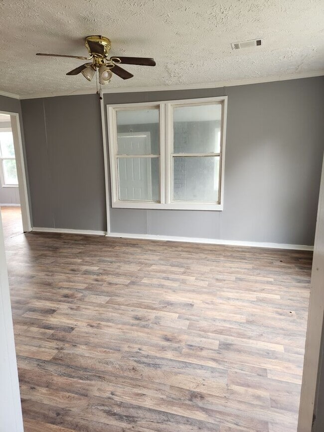 Photo - 1844 Christian Ave