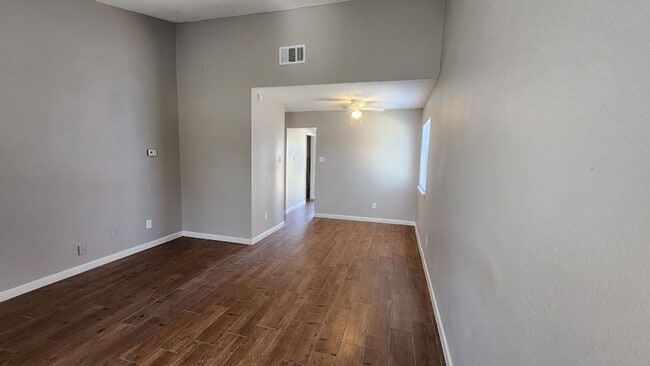 Photo - 1600 W Braker Ln