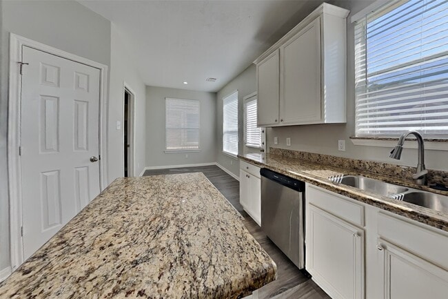 Photo - 7031 Tallow Knoll Ln