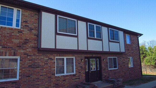 Building Photo - 405 21st Ave Pl