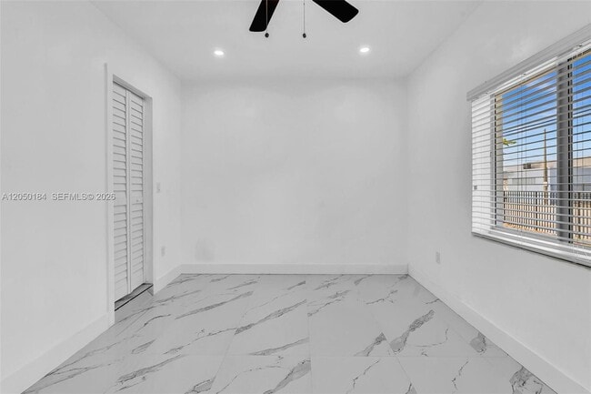 Photo - 5850 NE 3rd Ave