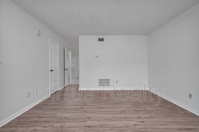 Photo - 358 Susan Constant Dr