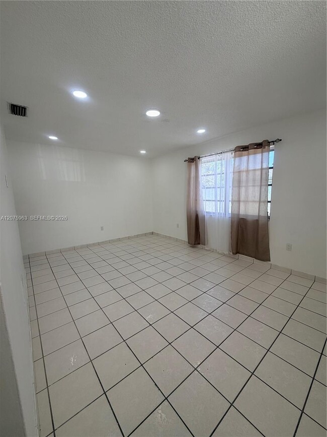 3821 SW 89th Ct Unit Front