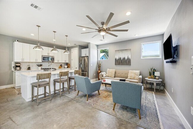 Photo - 1153 Webberville Rd Unit 1