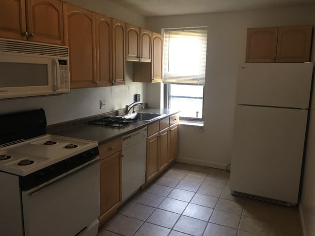 Photo - 283 W 3rd St Unit 2