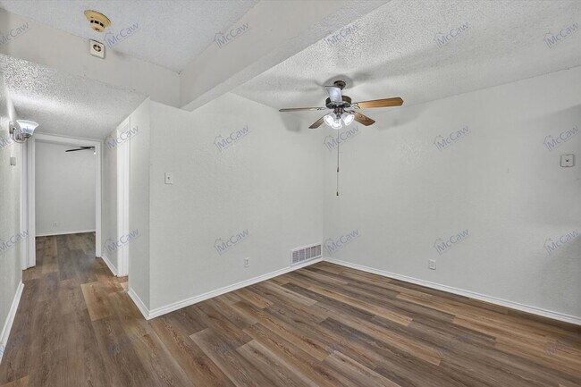 Photo - 6706 S Creek Dr
