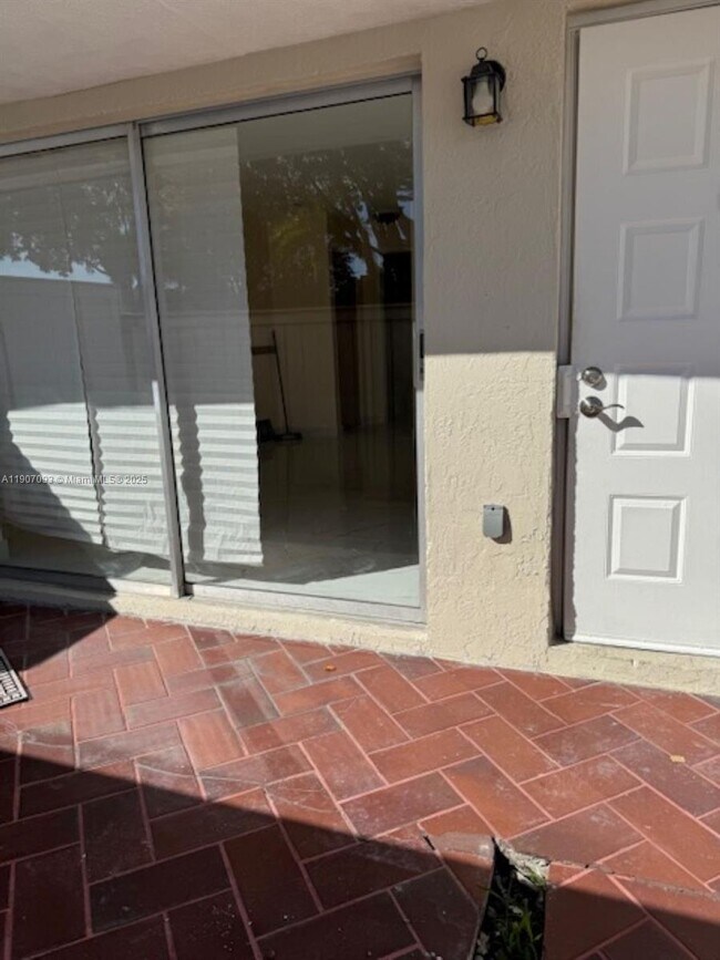 Photo - 4570 SW 68th Ct Cir