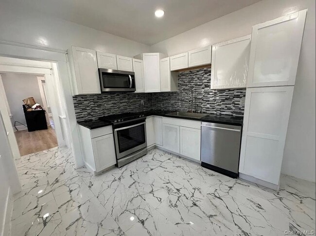 Building Photo - 15 Forbus St Unit 2