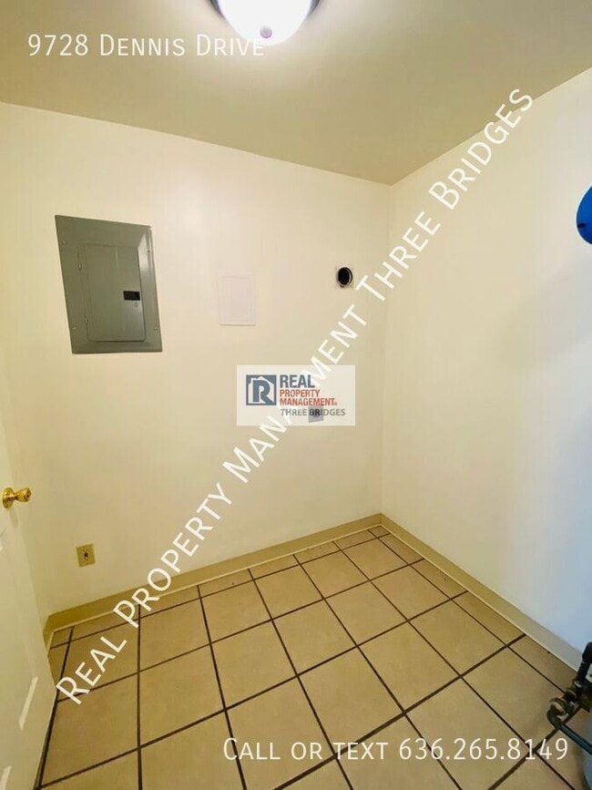 Photo - 9728 Dennis Dr