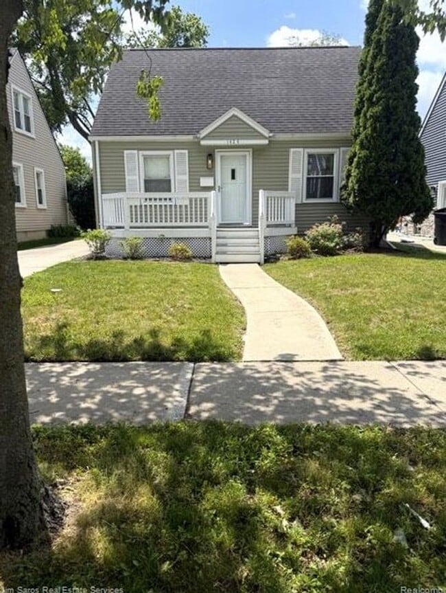 Building Photo - 1424 Chapin Ave