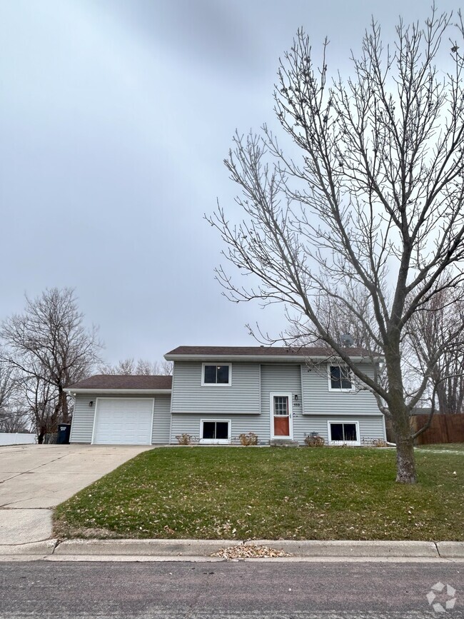 Houses for Rent in Owatonna MN 2 Houses