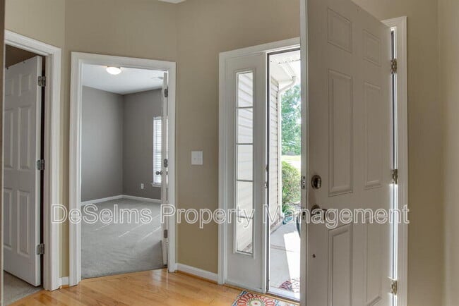 Photo - 2007 McCrory Pl