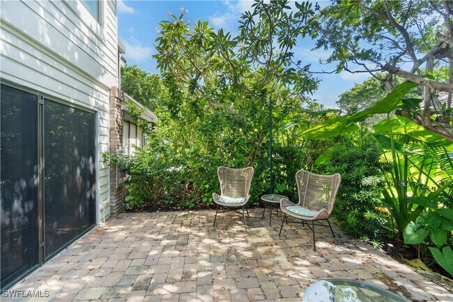 Building Photo - 4018 Crayton Rd Unit B2