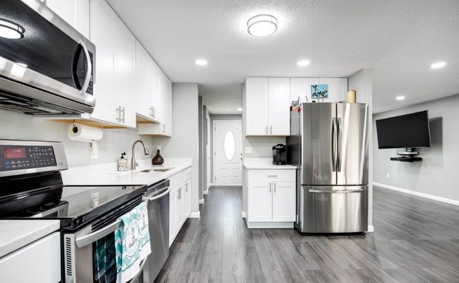 Photo - 15337 Edgehill Dr