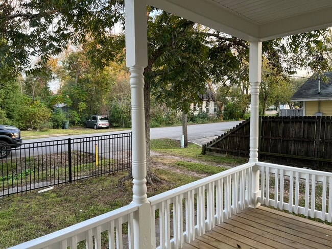 Photo - 875 N 4th St